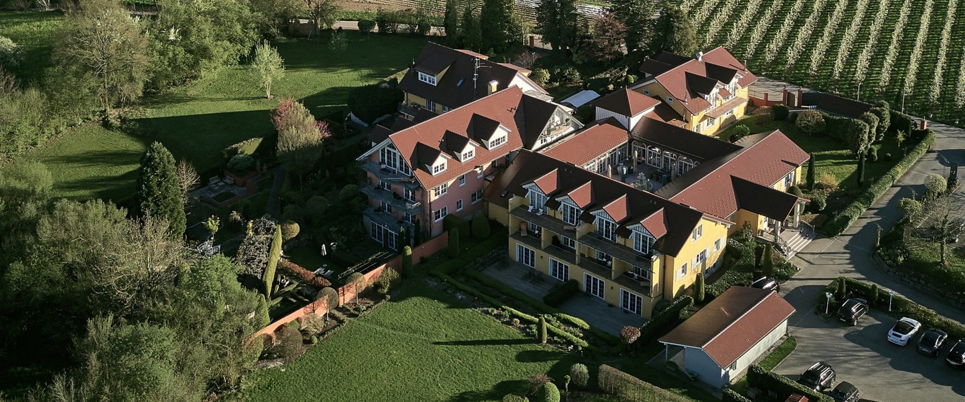 Luftbild auf die Dächer des Hotel Villino in Lindau am Bodensee, gedämmt mit puren